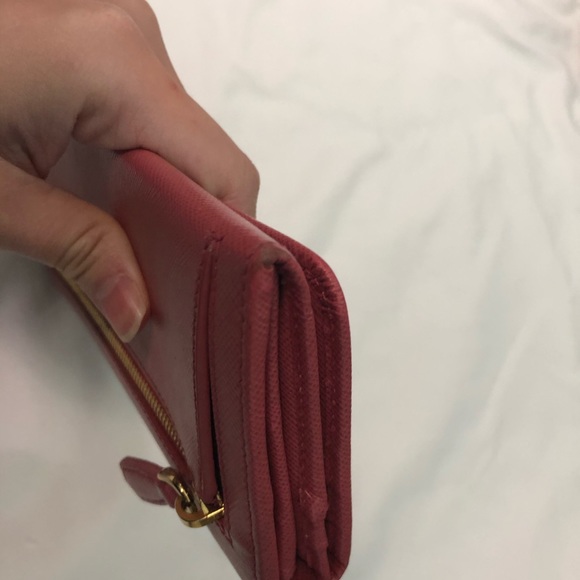 Prada leather wallet - Picture 5 of 8